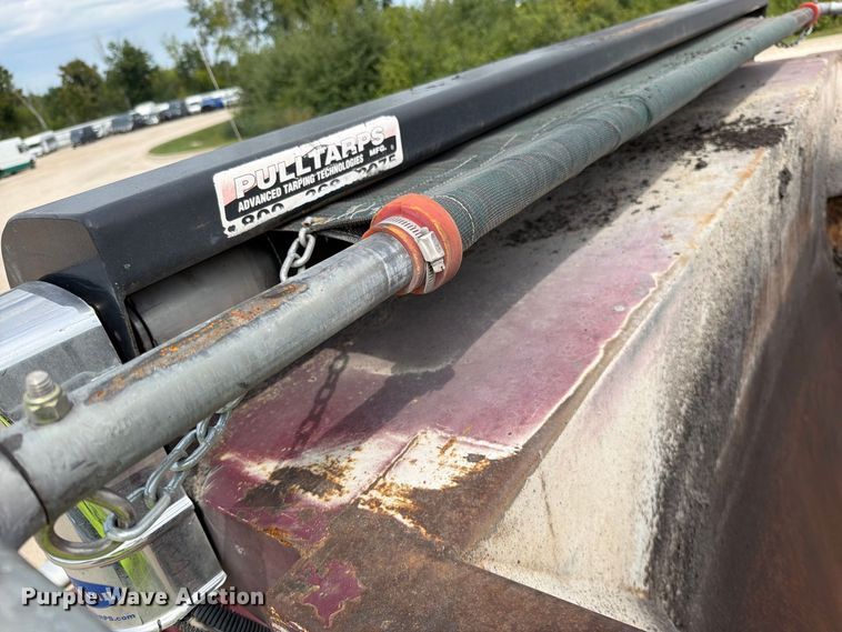 image for item YA4717 2000 Peterbilt 378 rock slinger truck