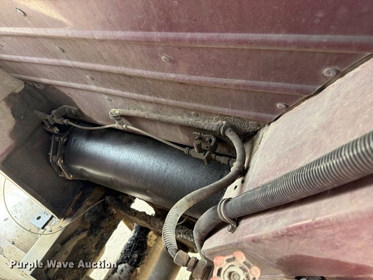 image for item YA4717 2000 Peterbilt 378 rock slinger truck