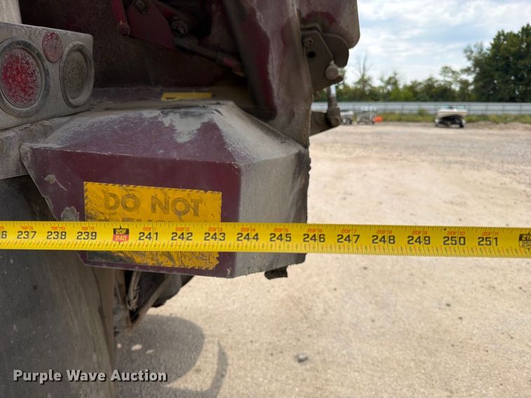 image for item YA4717 2000 Peterbilt 378 rock slinger truck