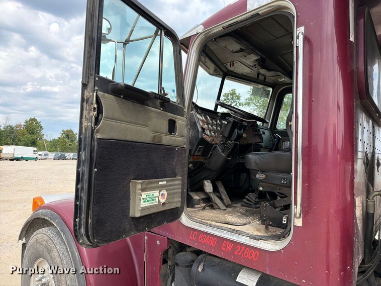 image for item YA4717 2000 Peterbilt 378 rock slinger truck
