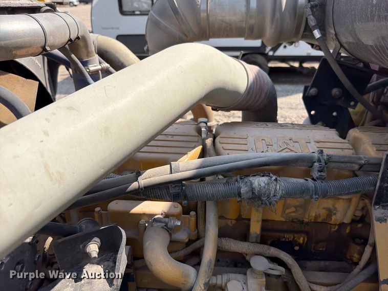 image for item YA4717 2000 Peterbilt 378 rock slinger truck