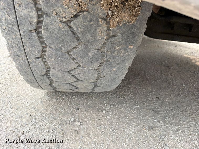 image for item YA4717 2000 Peterbilt 378 rock slinger truck