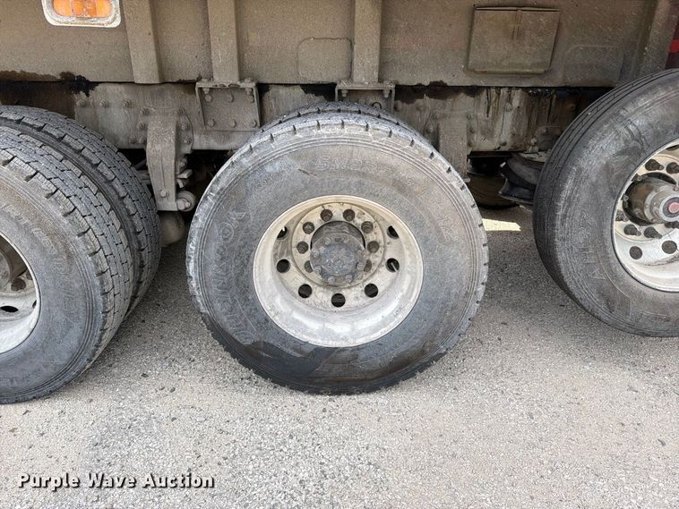 image for item YA4717 2000 Peterbilt 378 rock slinger truck