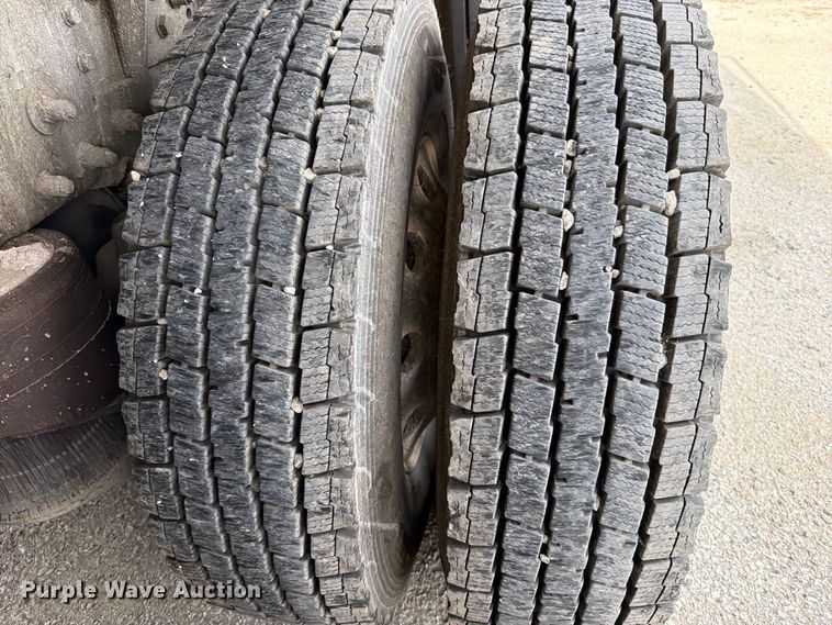 image for item YA4717 2000 Peterbilt 378 rock slinger truck