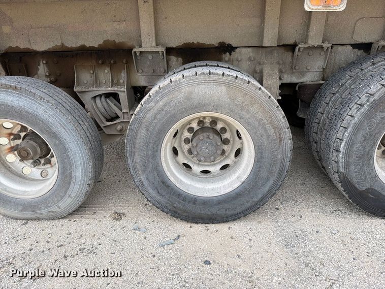 image for item YA4717 2000 Peterbilt 378 rock slinger truck