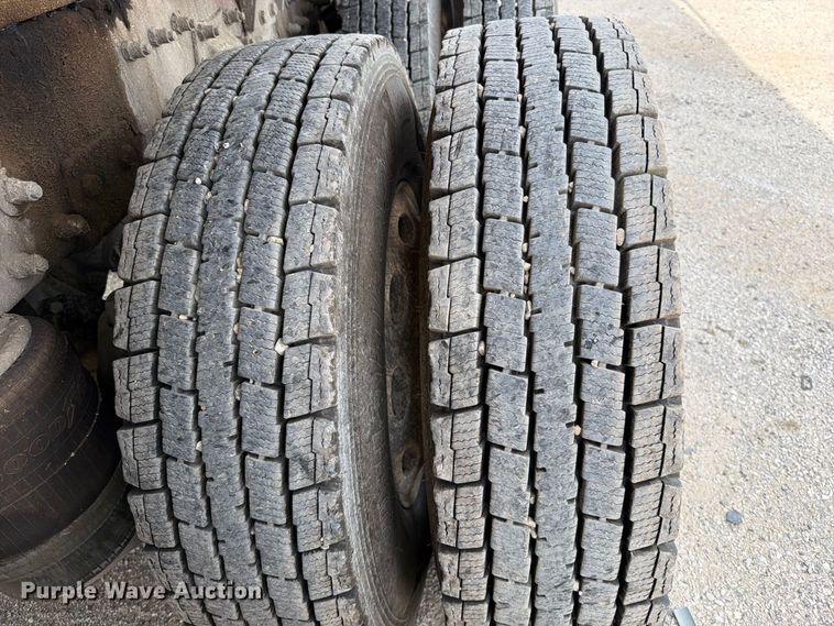image for item YA4717 2000 Peterbilt 378 rock slinger truck