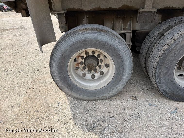 image for item YA4717 2000 Peterbilt 378 rock slinger truck