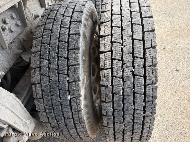 image for item YA4717 2000 Peterbilt 378 rock slinger truck