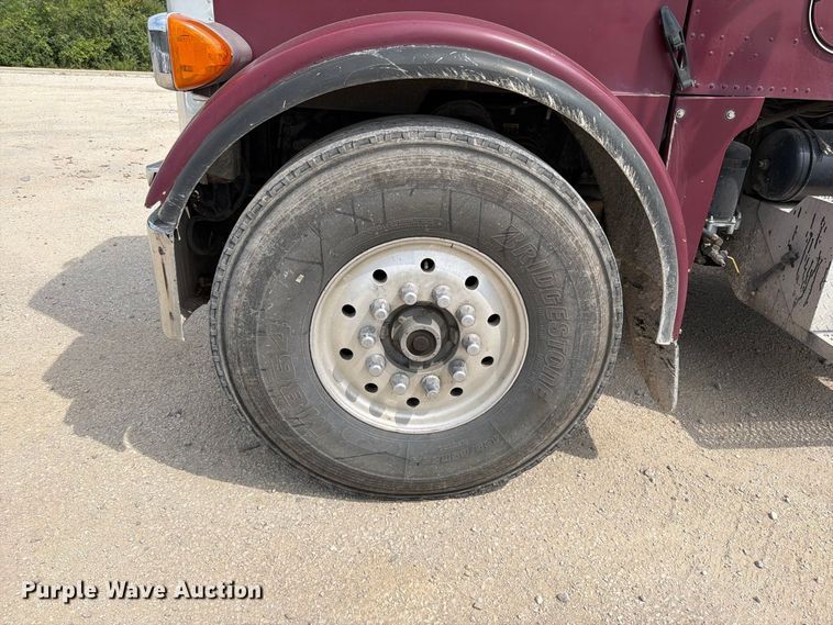 image for item YA4717 2000 Peterbilt 378 rock slinger truck