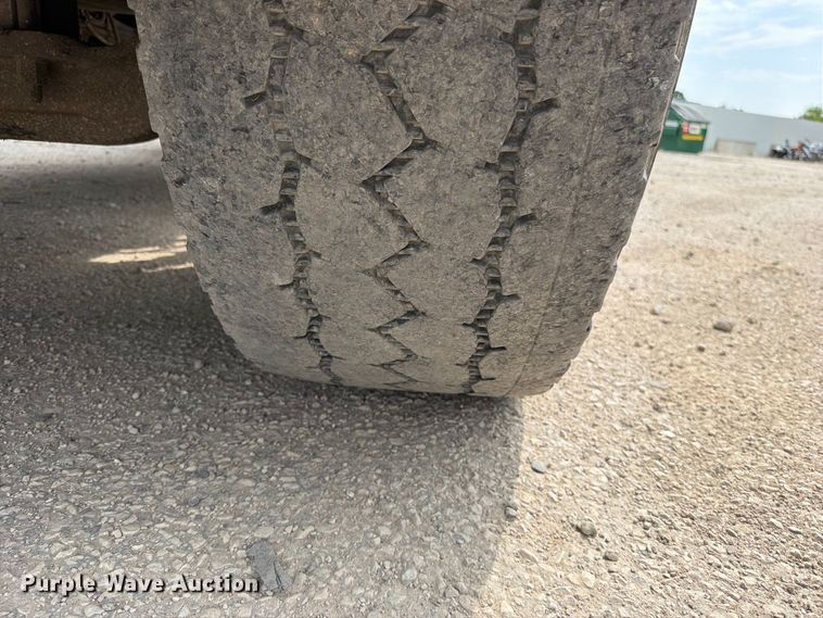 image for item YA4717 2000 Peterbilt 378 rock slinger truck