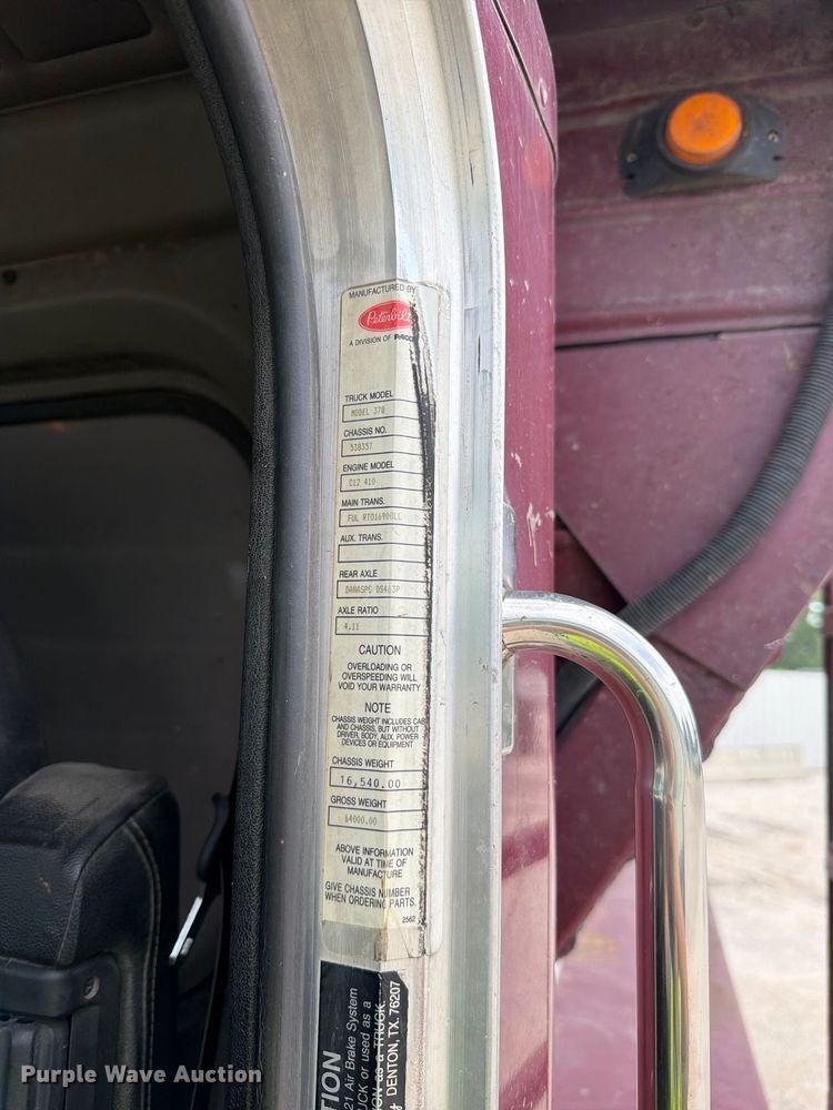 image for item YA4717 2000 Peterbilt 378 rock slinger truck