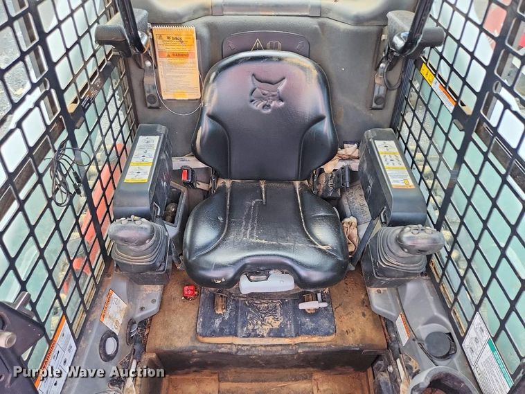 image for item YA4725 2019 Bobcat T650 tracked skid steer loader