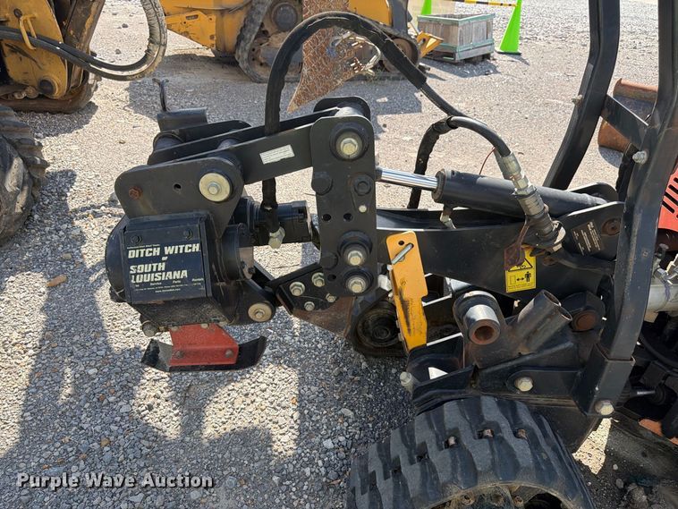 image for item YA4819 2016 Ditch Witch R300 cable plow
