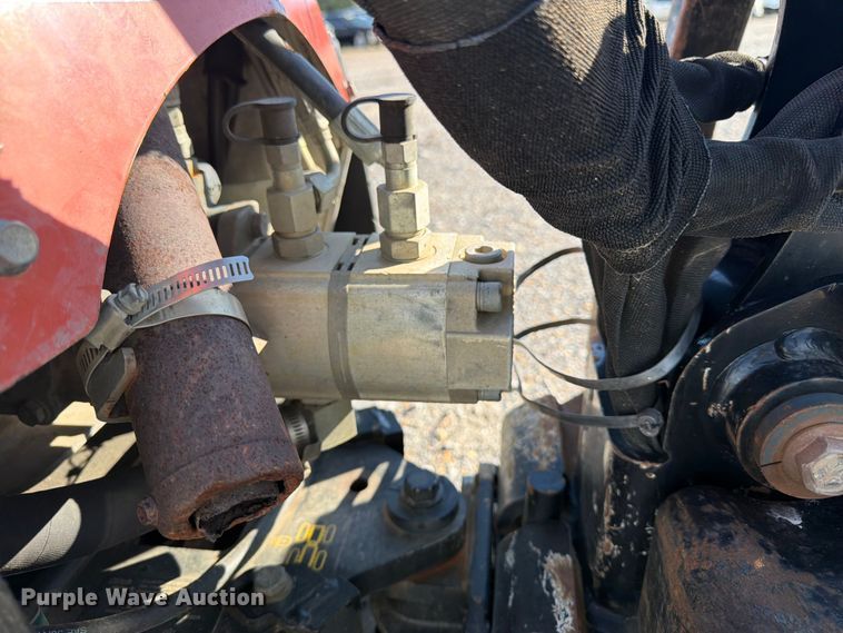 image for item YA4820 2022 Ditch Witch R300 cable plow
