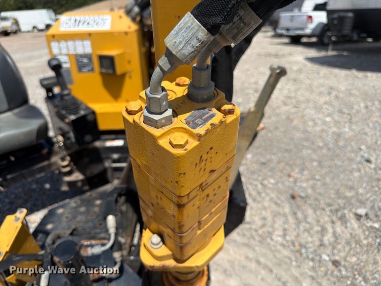 image for item YA4821 2019 Vermeer D8X12 directional boring unit