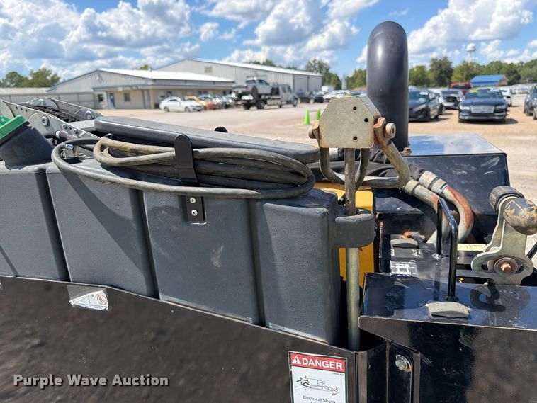 image for item YA4821 2019 Vermeer D8X12 directional boring unit