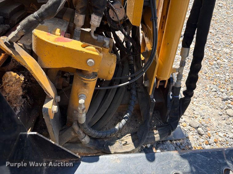 image for item YA4821 2019 Vermeer D8X12 directional boring unit