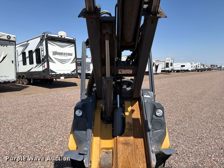 image for item YA4901 2022 Vermeer ATX850 compact wheel loader