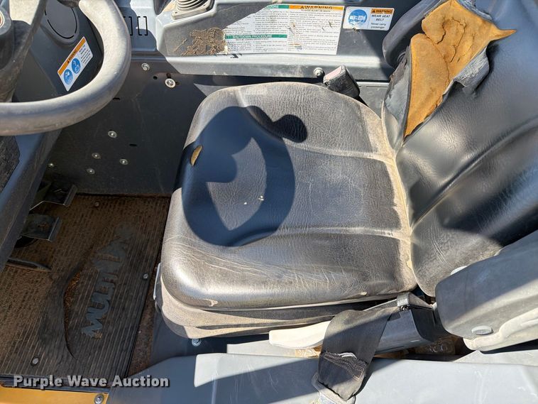 image for item YA4901 2022 Vermeer ATX850 compact wheel loader