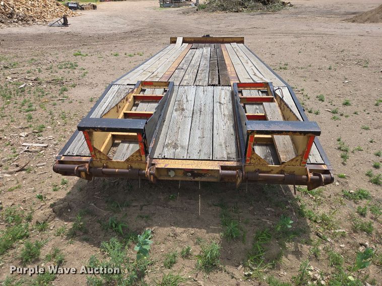 image for item DP8985 1994 CMW Custom 15T242 equipment trailer