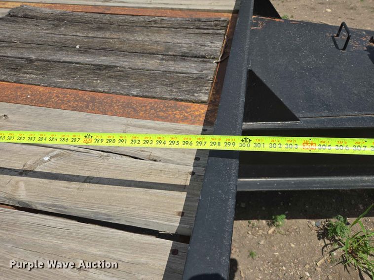 image for item DP8985 1994 CMW Custom 15T242 equipment trailer
