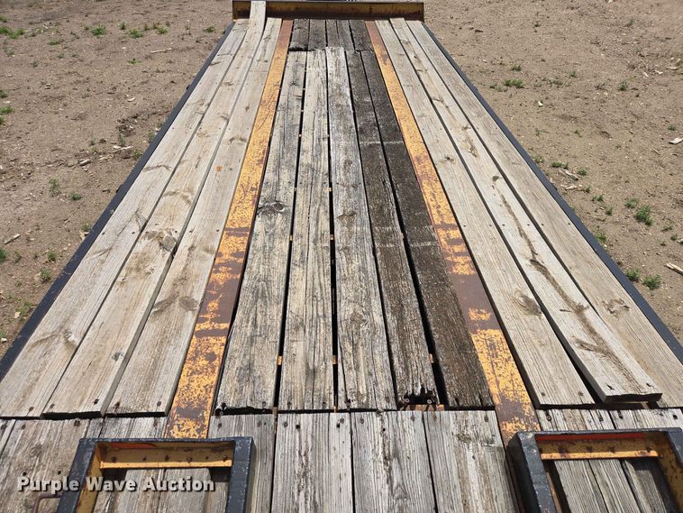 image for item DP8985 1994 CMW Custom 15T242 equipment trailer