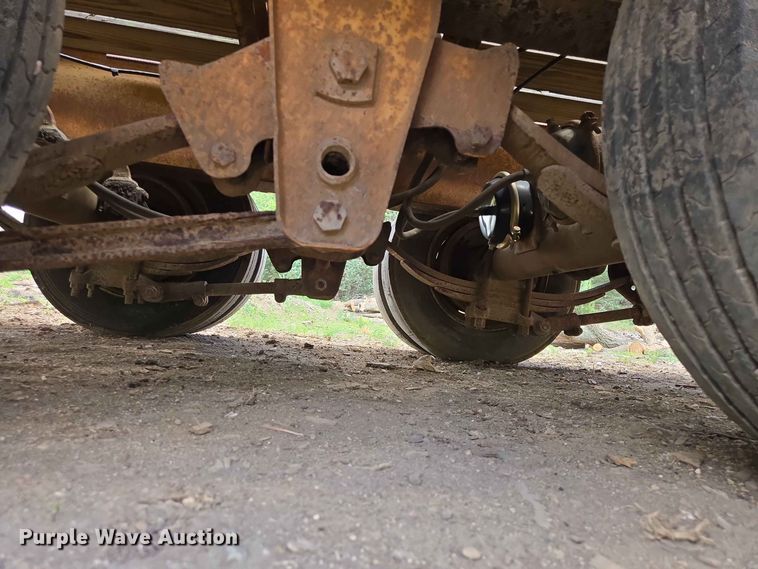 image for item DP8985 1994 CMW Custom 15T242 equipment trailer