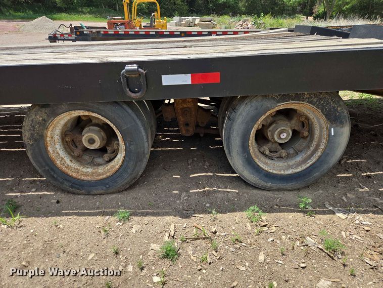 image for item DP8985 1994 CMW Custom 15T242 equipment trailer