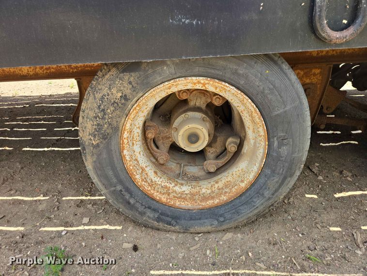 image for item DP8985 1994 CMW Custom 15T242 equipment trailer