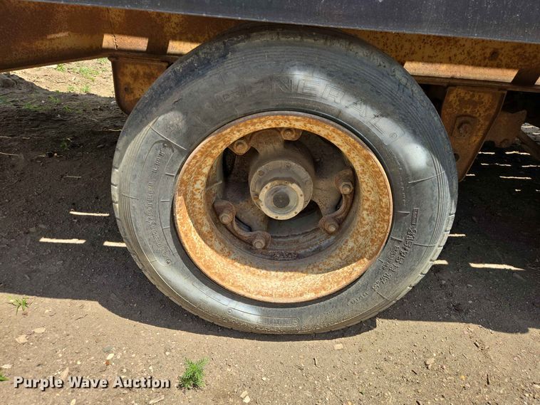 image for item DP8985 1994 CMW Custom 15T242 equipment trailer