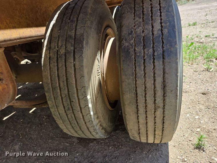 image for item DP8985 1994 CMW Custom 15T242 equipment trailer