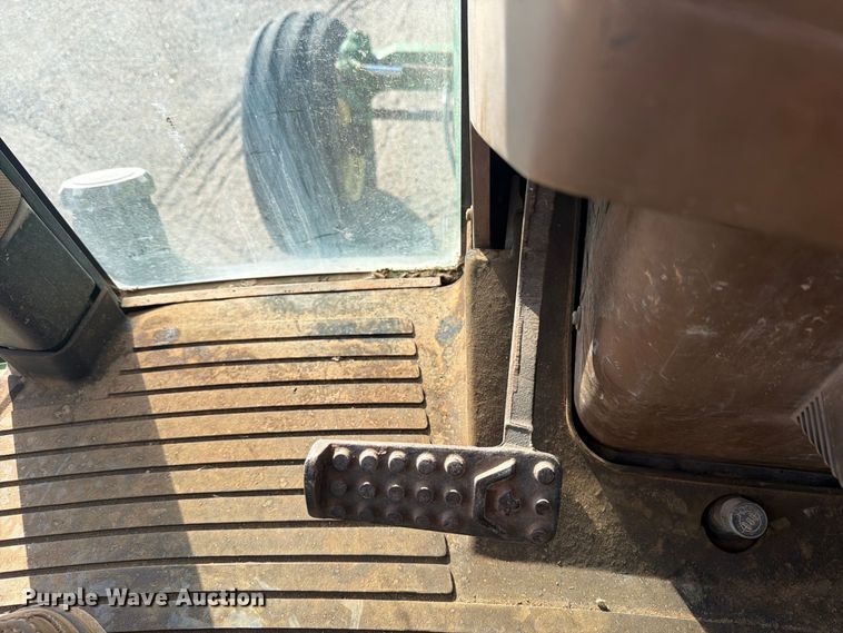 image for item DV8584 John Deere 7800 tractor