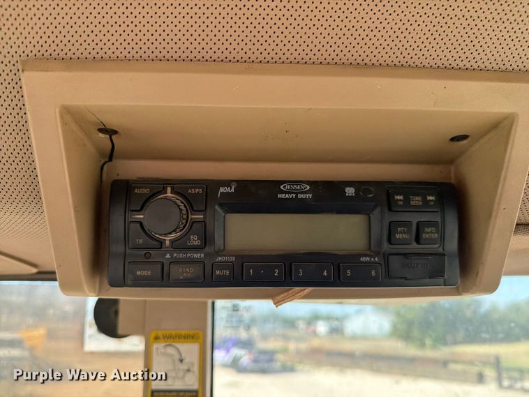 image for item DV8584 John Deere 7800 tractor