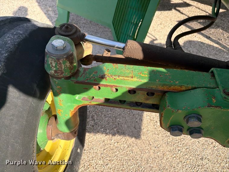 image for item DV8584 John Deere 7800 tractor
