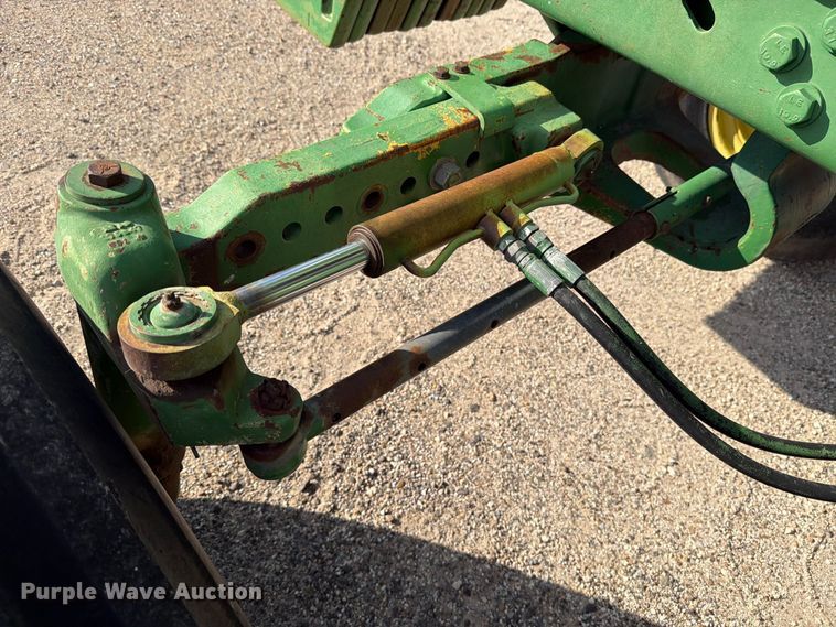 image for item DV8584 John Deere 7800 tractor