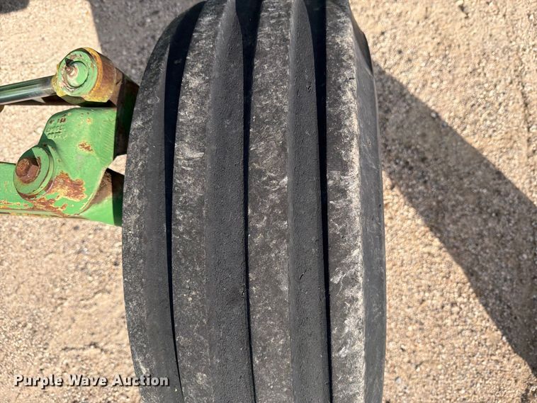 image for item DV8584 John Deere 7800 tractor
