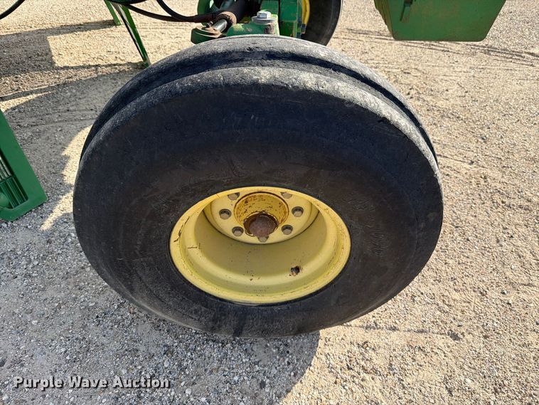image for item DV8584 John Deere 7800 tractor