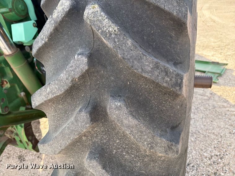 image for item DV8584 John Deere 7800 tractor