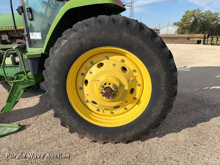 image for item DV8584 John Deere 7800 tractor