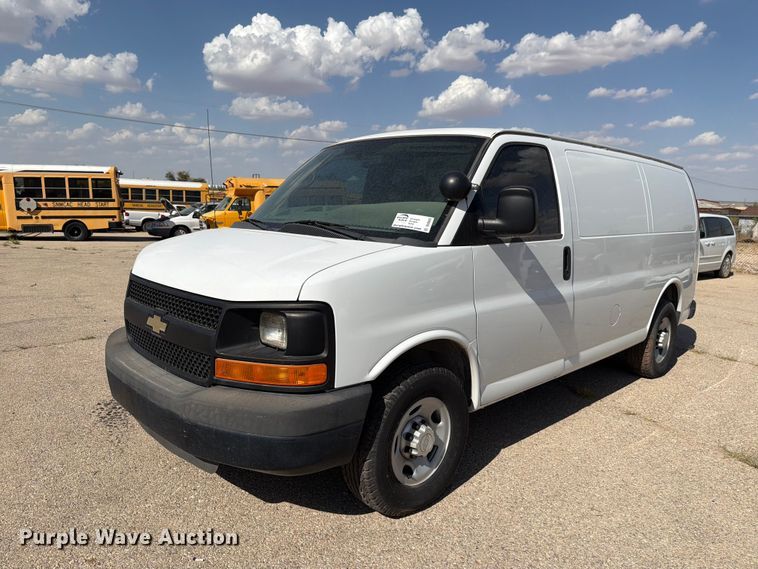2015 Chevrolet Express 3500 van
