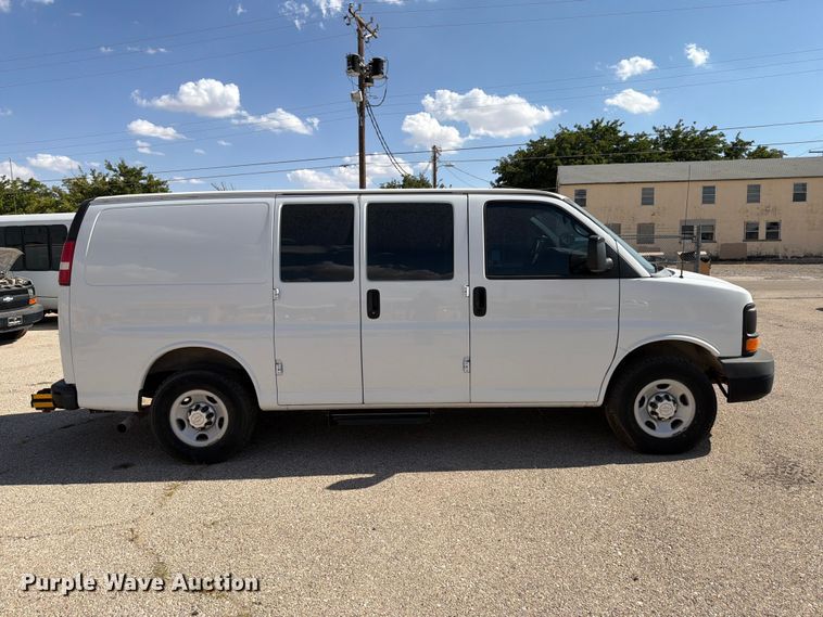 image for item DV8603 2015 Chevrolet Express 3500 van