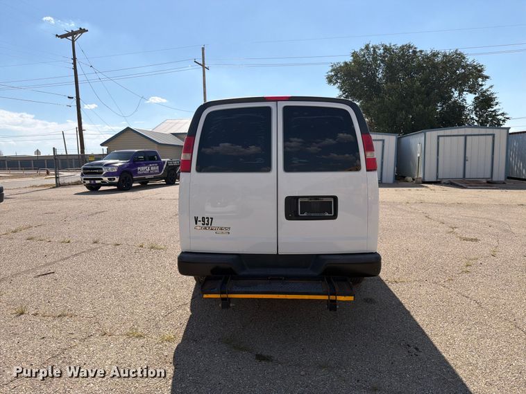 image for item DV8603 2015 Chevrolet Express 3500 van