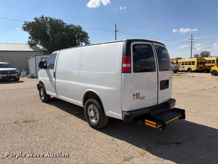 image for item DV8603 2015 Chevrolet Express 3500 van