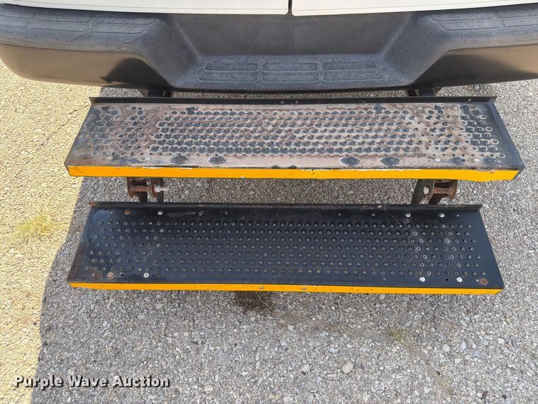 image for item DV8603 2015 Chevrolet Express 3500 van