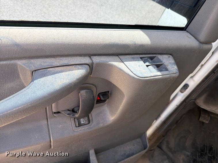 image for item DV8603 2015 Chevrolet Express 3500 van