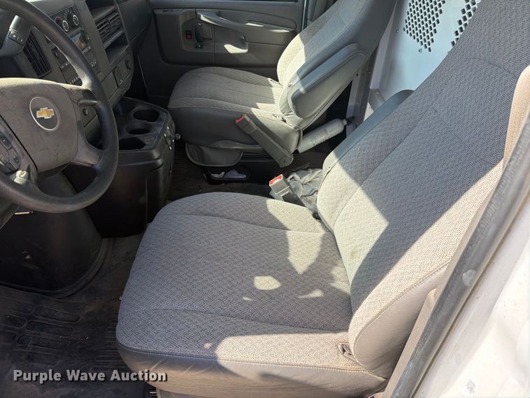 image for item DV8603 2015 Chevrolet Express 3500 van