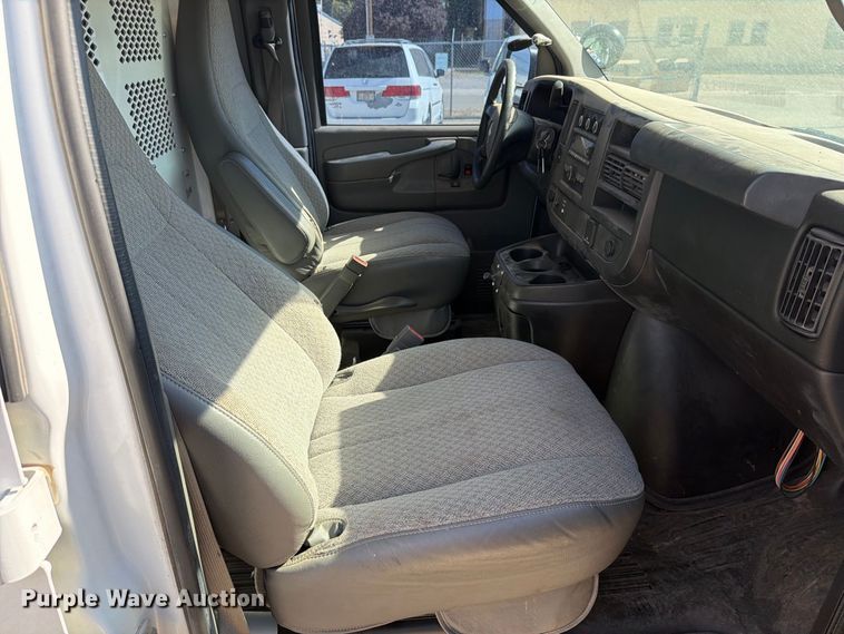 image for item DV8603 2015 Chevrolet Express 3500 van