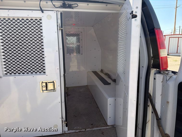 image for item DV8603 2015 Chevrolet Express 3500 van