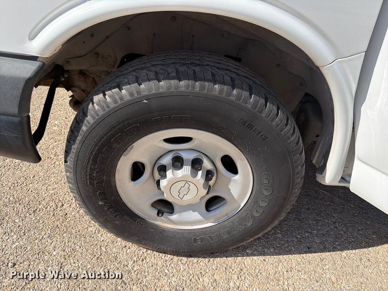 image for item DV8603 2015 Chevrolet Express 3500 van