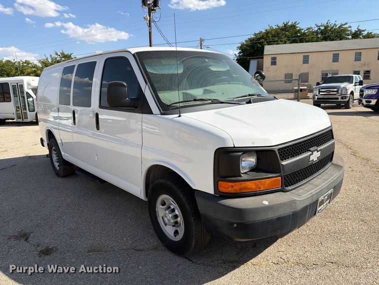image for item DV8604 2015 Chevrolet Express 3500 van